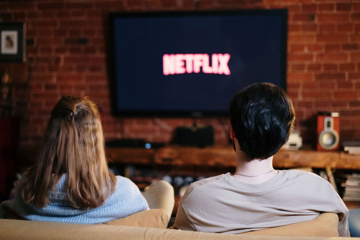 Sewa Akun WeTV vs Numpang vs Bajakan: Mana yang Aman