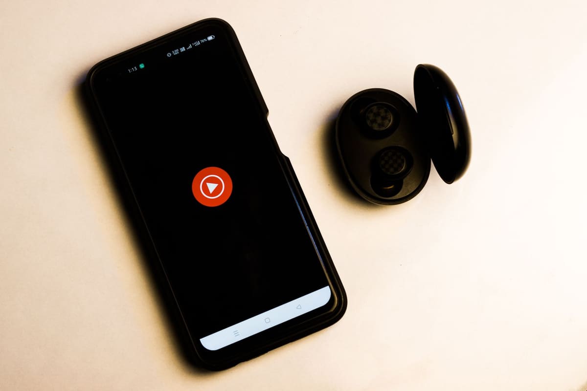Youtube musik stream songs dan musik videos aplikasi di display ponsel or tablet