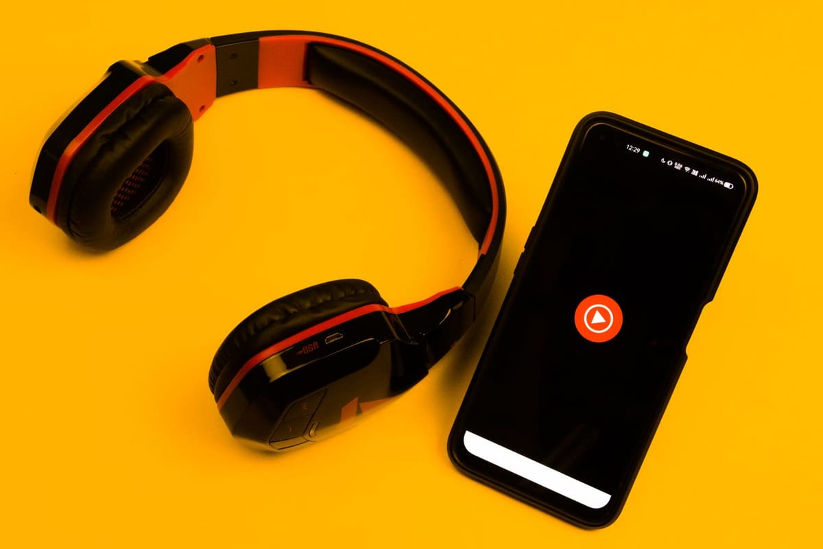 Youtube musik stream songs dan musik videos aplikasi di display ponsel or tablet